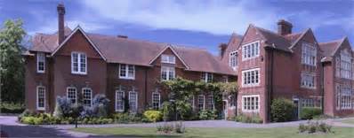 Godolphin School Godolphin School is an independent boarding school for girls located in Salisbury, Wiltshire.