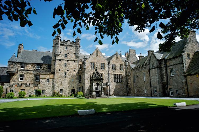 Loretto School Loretto School is an independent boarding school located in Musselburgh, Scotland.
