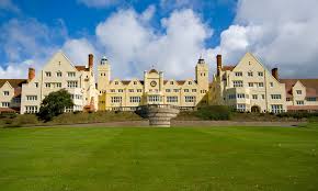 Roedean School Roedean School is a independent school for girls age 11-19, which is located on the outskirts of Brighton, East Sussex, in the South-East of England