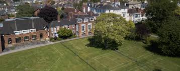 The Mount School,York The Mount School is a independent day and boarding school for girls aged 11–18 in York, England.