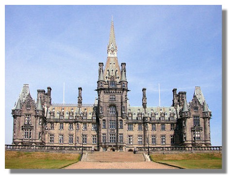 Fettes College Fettes College is a private Co-education independent boarding school located in Edinburgh.